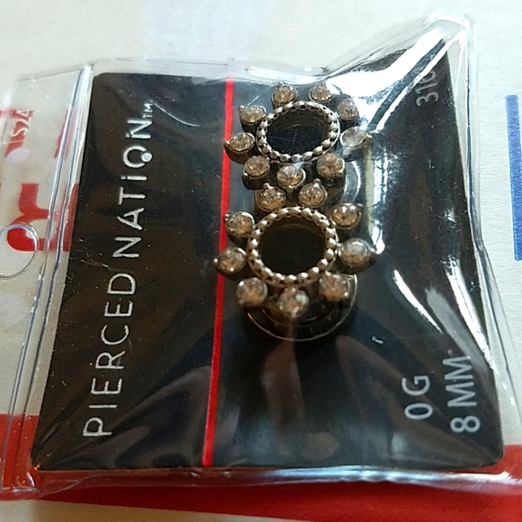 NWT PIERCED NATION 316L STAINLESS STEEL AND CRYSTAL SCREW BACK TUNNELS - Picture 3 of 5